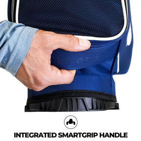 Izzo Ultra-Lite Stand Bag dual-strap system enables comfortable carrying.