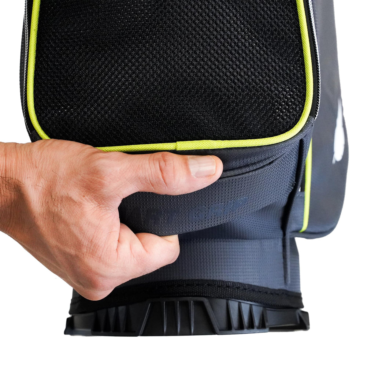 Izzo Ultra Lite Stand Bag lightweight 3.2 pounds for easy transport.