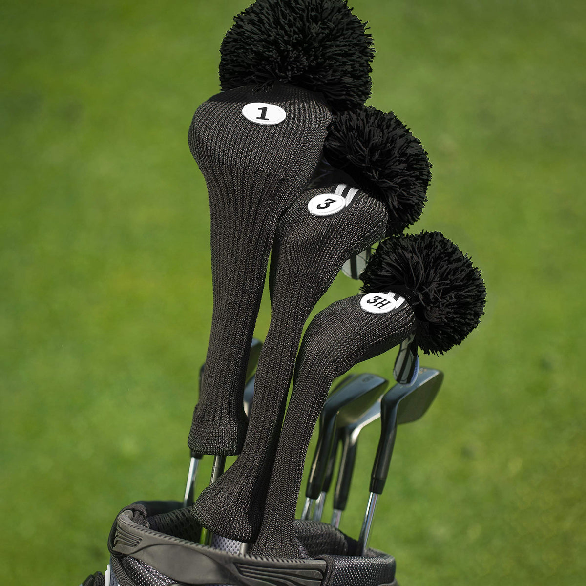 IZZO Vintage Hybrid Headcover Black with neck sock provides shaft protection