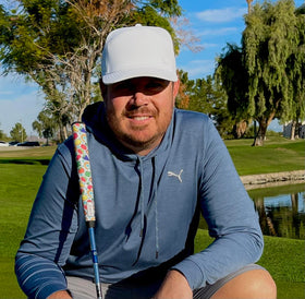 Midsize Jackputts putter grip in use for smooth putts.