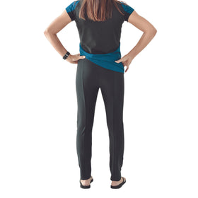Jane Fifteen Thirty women's golf pant slimming mesh accents flatter the silhouette.