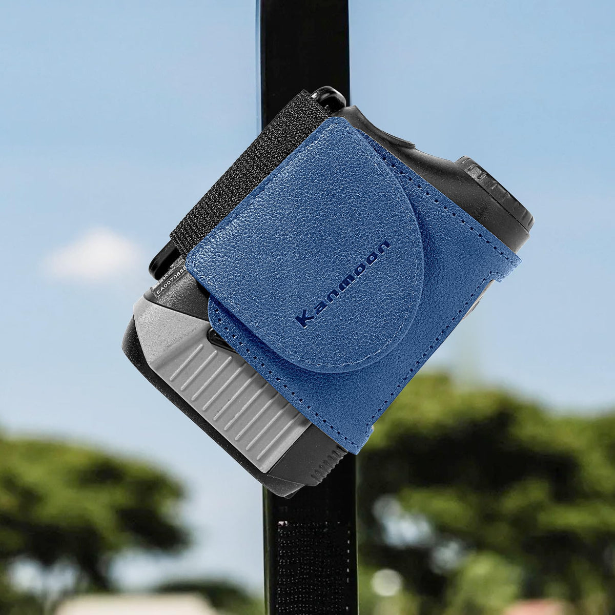 Kanmoon rangefinder strap uses two magnets for strong stability