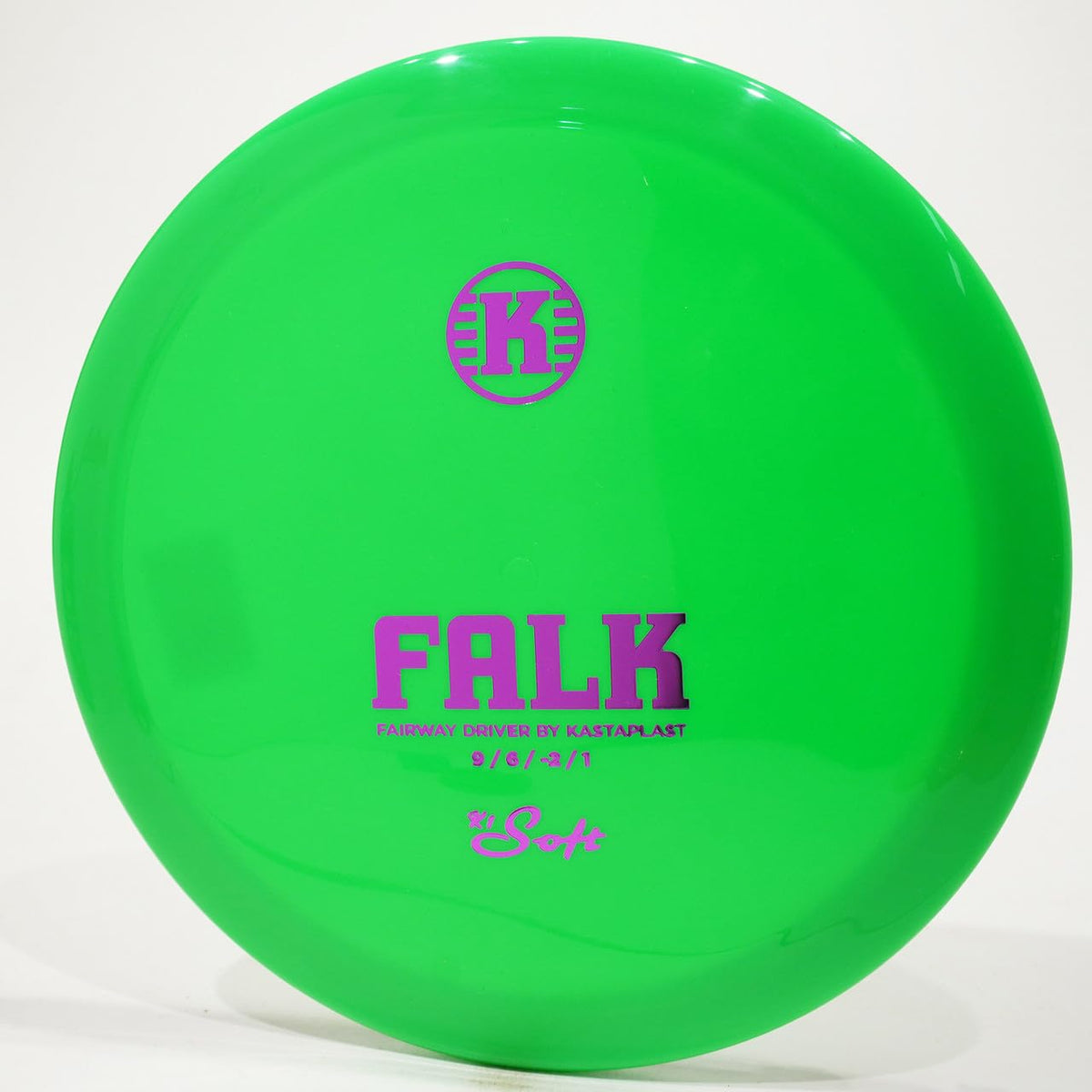 Kastaplast Falk disc highlights grip comfort for controlled long-range releases.