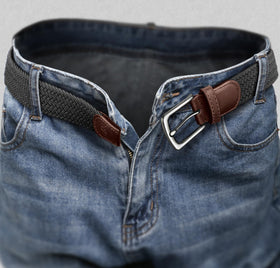 KEMISANT belt worn by model demonstrates adjustable fit.