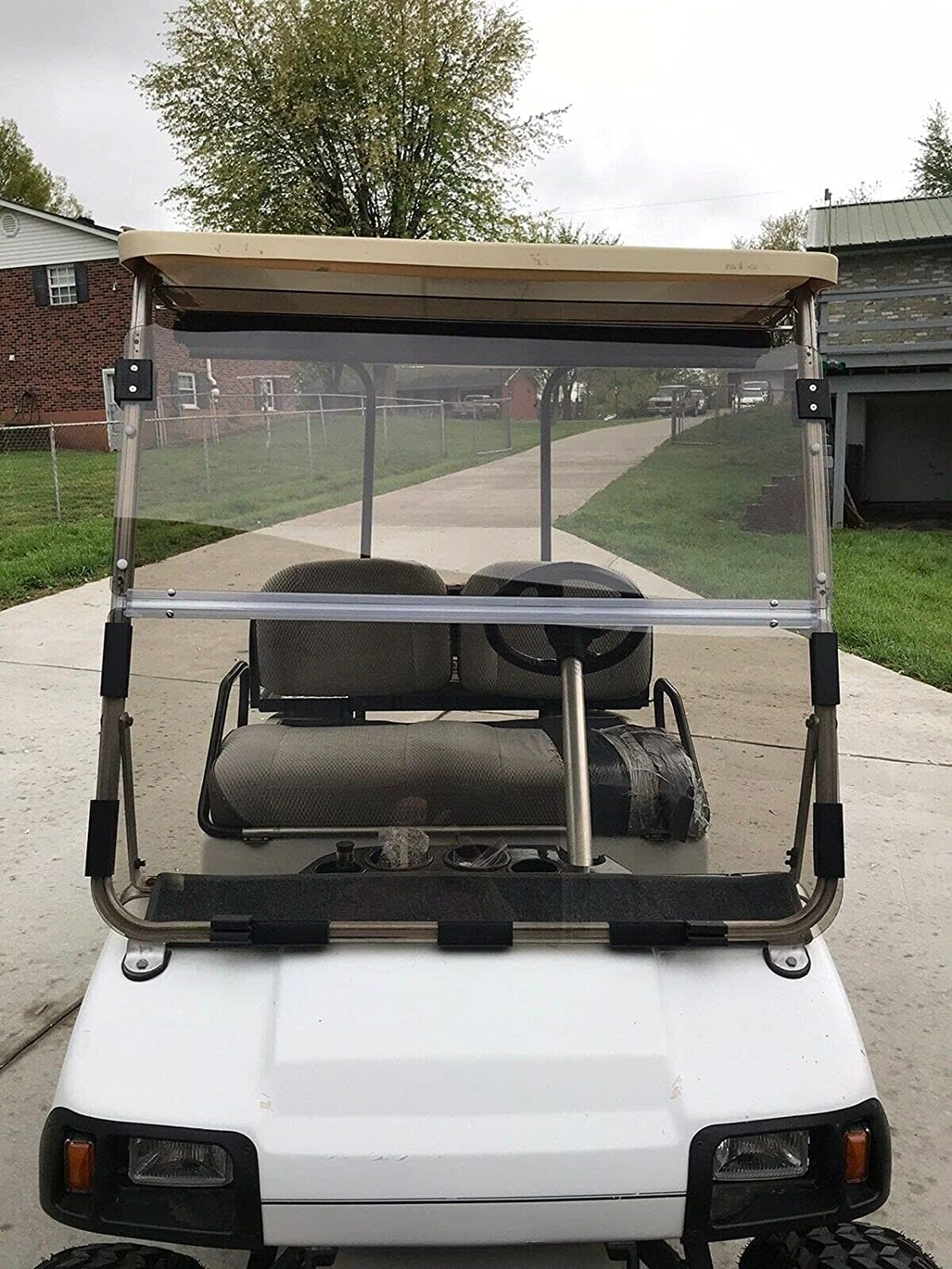 KUAFU weather protection shields driver from wind and rain.