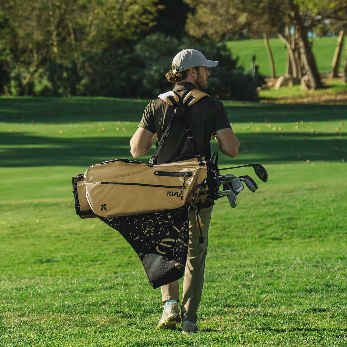 KVV golf stand bag close-up of 7-way full-length dividers for easy club separation
