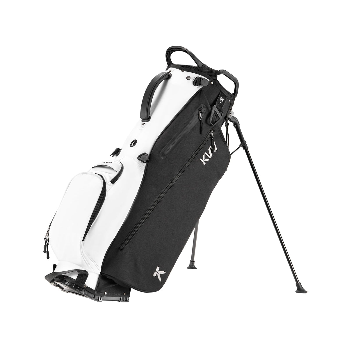 KVV golf stand bag with 7-way dividers keeps clubs organized on the course.