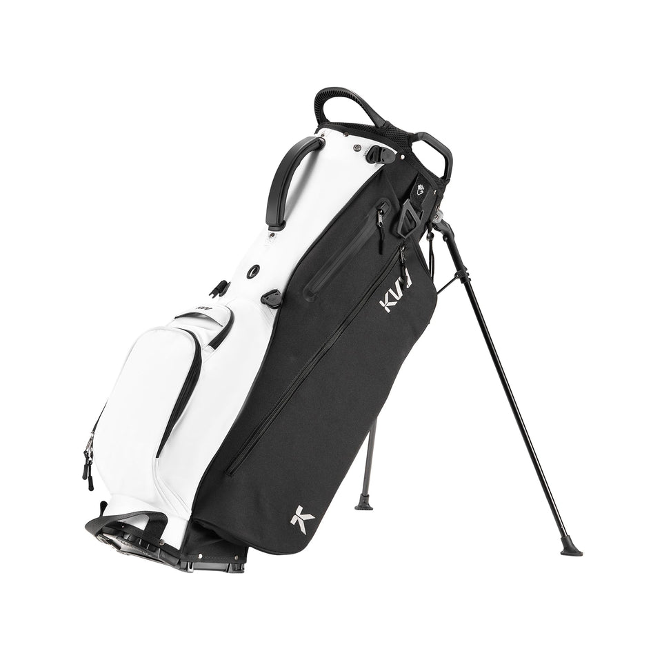KVV golf stand bag with 7-way dividers keeps clubs organized on the course.