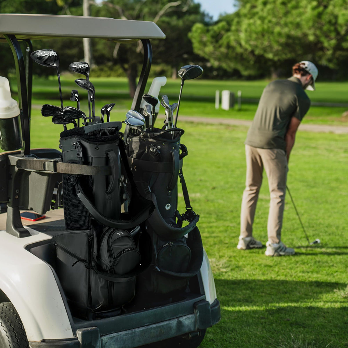 KVV rain cover protects clubs in wet weather on the course.