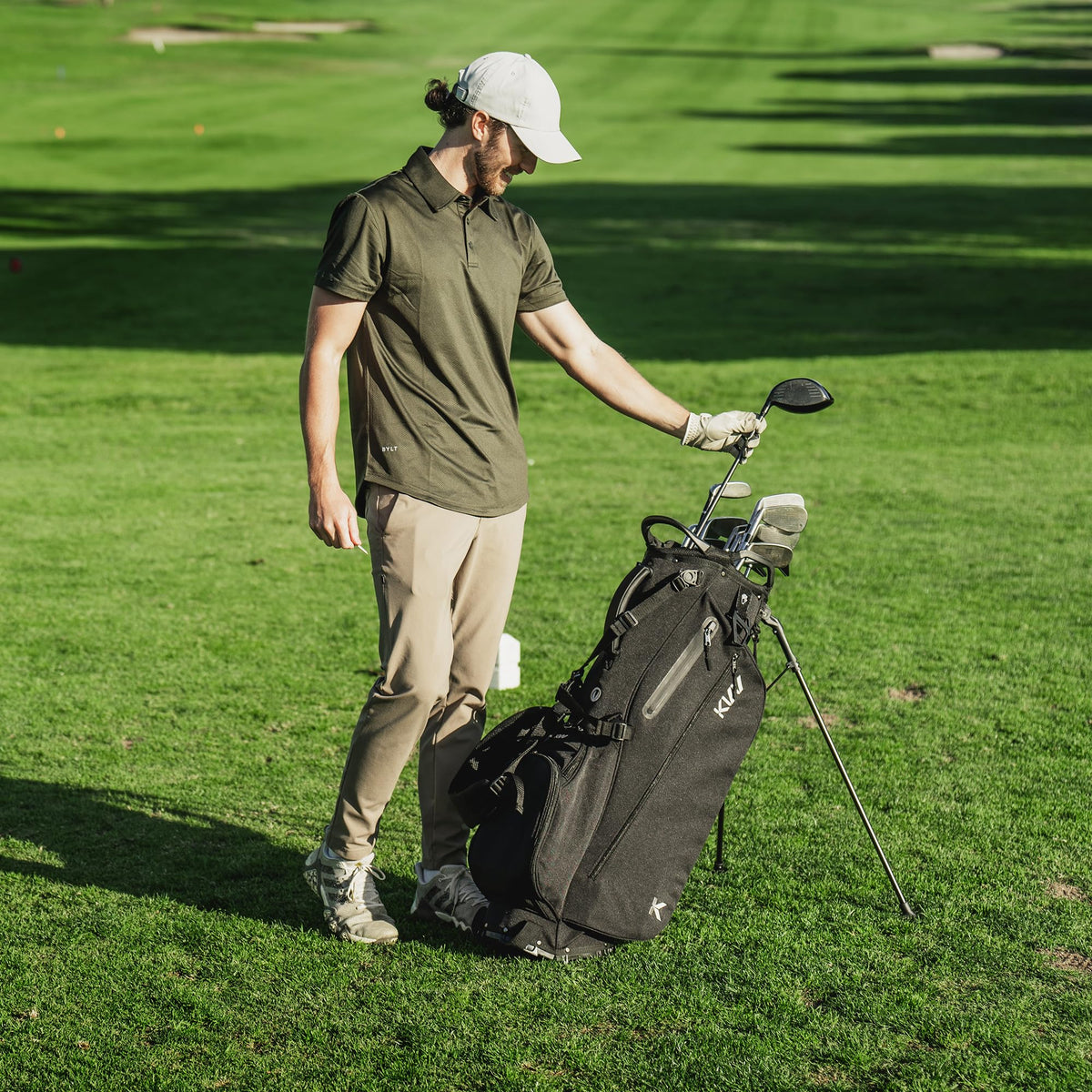 KVV stand bag with six pockets offers quick access and secure storage.