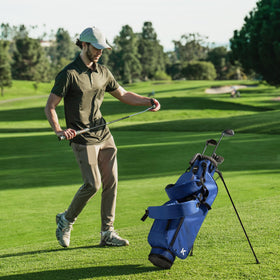 KVV stable triangular-base stand reduces tipping on uneven terrain.