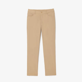 Lacoste inseam detail shows 32-inch inseam for versatility.
