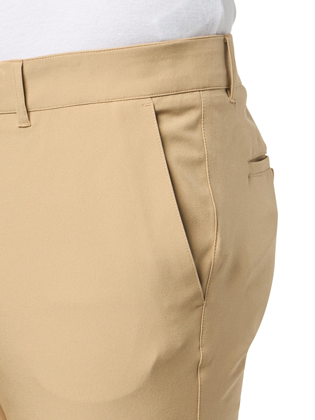 Lacoste Sport Ultra Dry pants with multi-pocket design for essentials