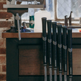 Lamkin Sonar + Black Grips midsize torsion control closeup supports stable wrists