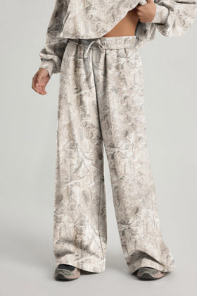Lenader sweatsuit side pockets, practical everyday wear
