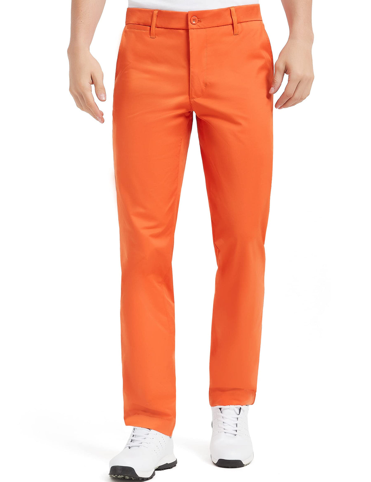 Lesmart four-pocket design secures essentials during rounds.