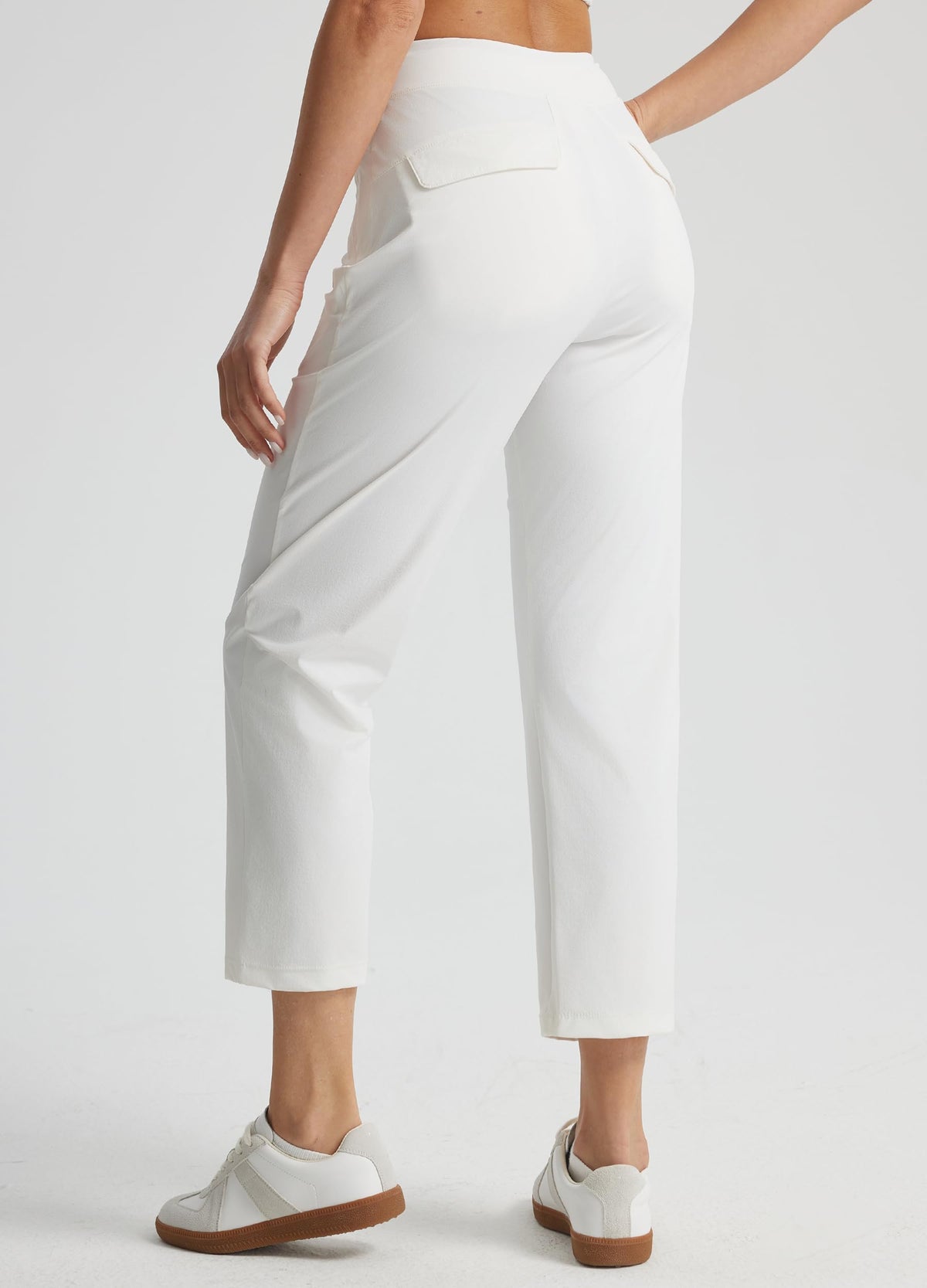 Libin Womens Golf Pants side zip pockets secure essentials during rounds.
