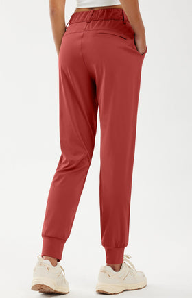 Libin joggers with tapered cuffs to flatter the silhouette while moving.