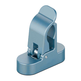 LICAEVEY clip in use on a golf cart during play