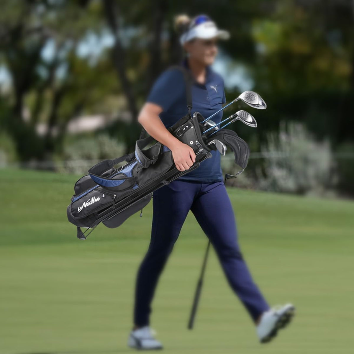 LONGCHAO 600D fabric and reinforced seams for long-lasting golf bag use.