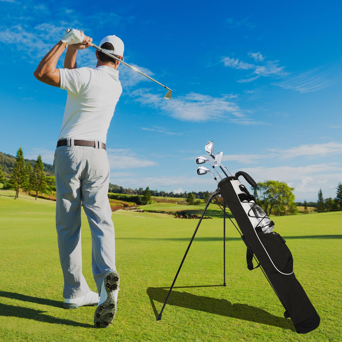 LONGCHAO bag with zip pocket keeps valuables secure on course.