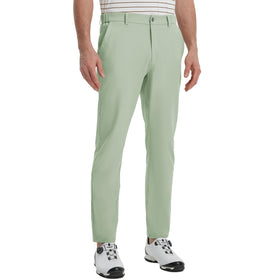 M MAELREG men's golf pants — lightweight fabric for all-day comfort on the course.