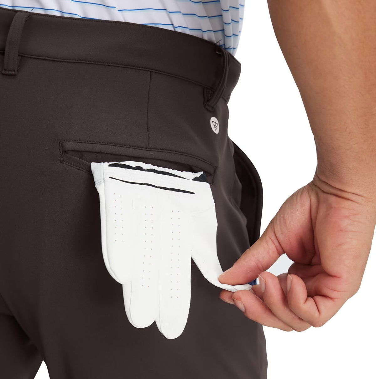 M MAELREG fleece-lined fabric provides warmth on chilly rounds.