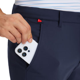 M MAELREG water-resistant fabric for damp days on and off course.