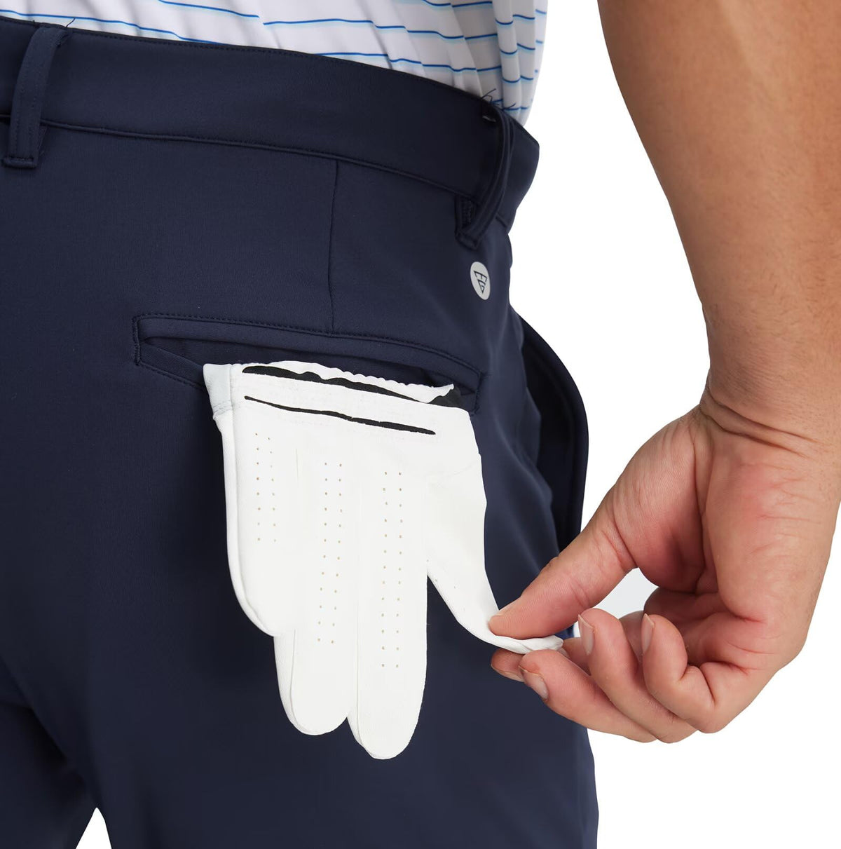 M MAELREG zip-front closure offers a personalized fit.