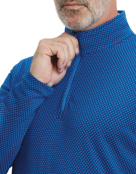 M MAELREG quarter zip pullover fabric closeup shows durable yarn and textured weave