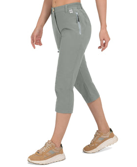 Mapamyumco hiking pants use quick-dry fabric to stay dry during active outdoor adventures.