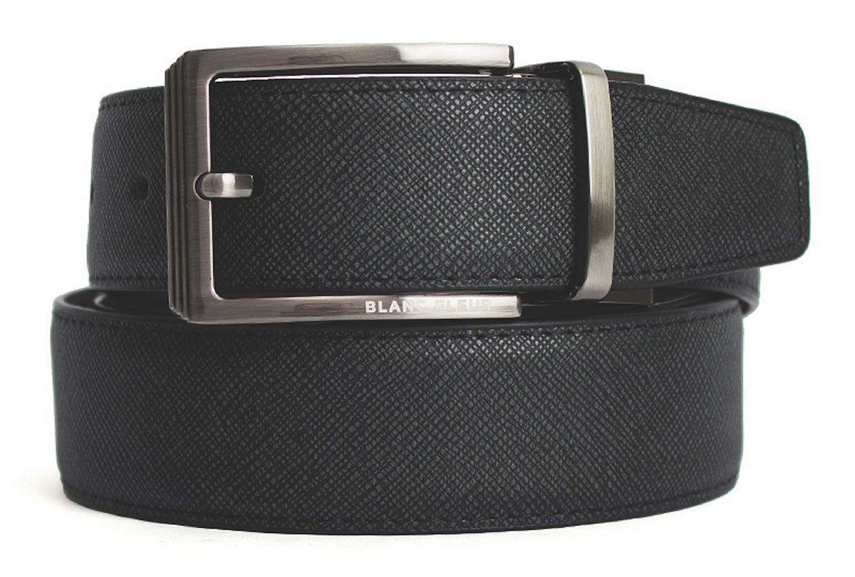 Maskfactory Stwees belt buckle with durable black nickel finish for everyday wear.