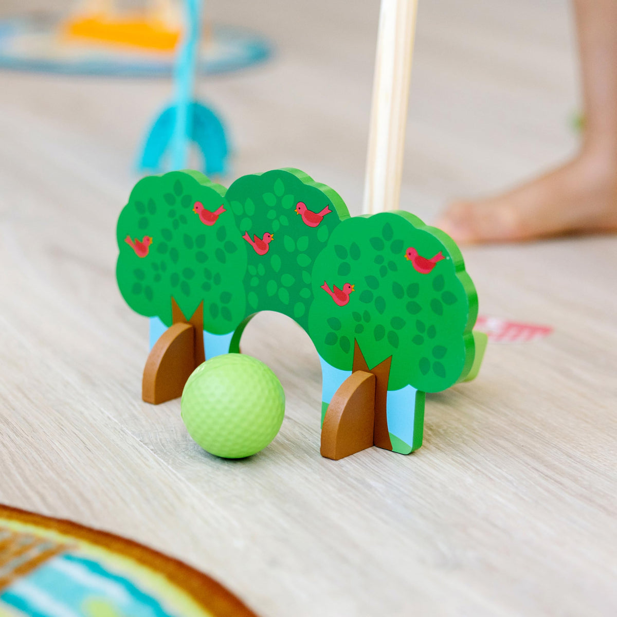 Melissa & Doug storage bag keeps all pieces organized after play.