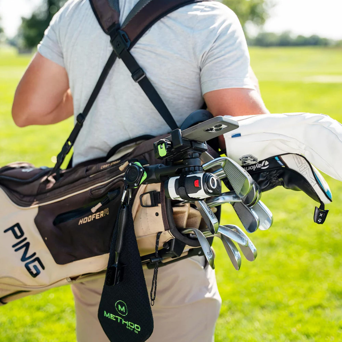 Method Golf CarryStack open-face design provides full device access while mounted.