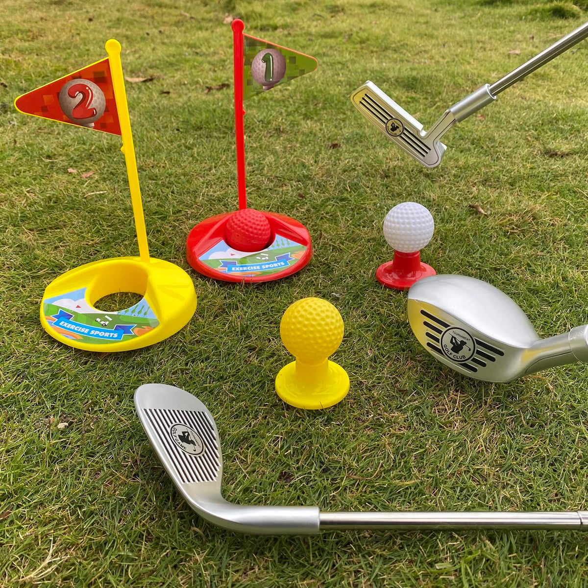 MIDOCCHIO golf toys 2-holes enable fast indoor or outdoor games.