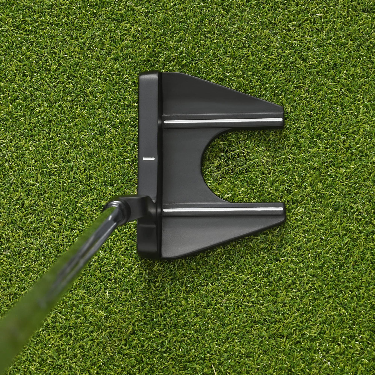Mile High Life putter features a 35-inch shaft for a comfortable stance.