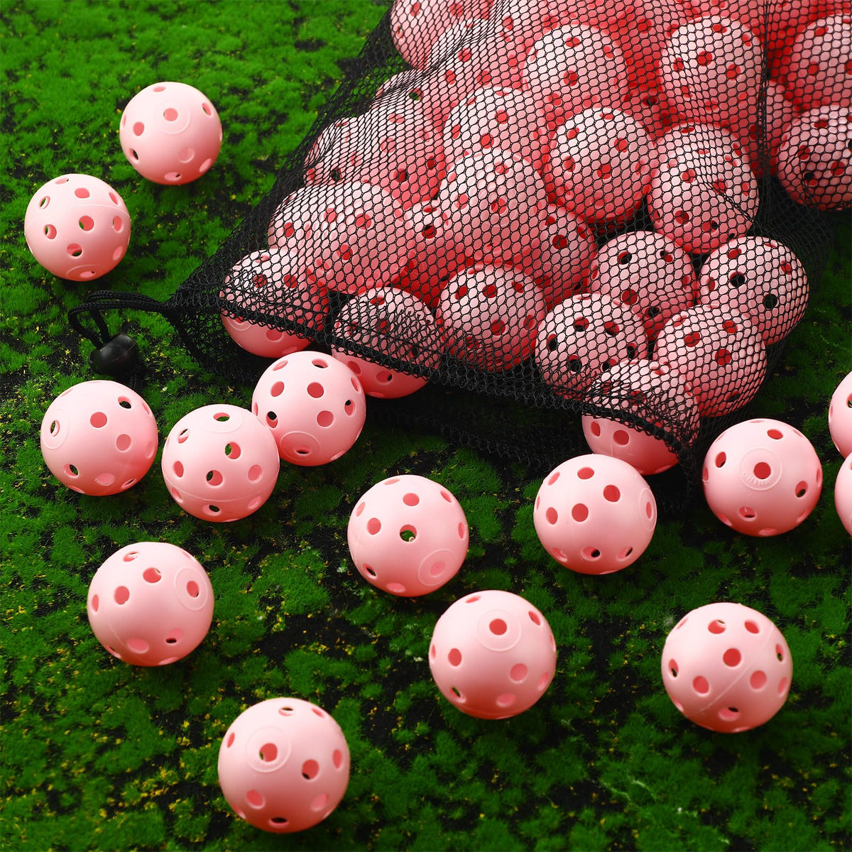 MiniInflat indoor-outdoor golf ball for versatile practice setups.