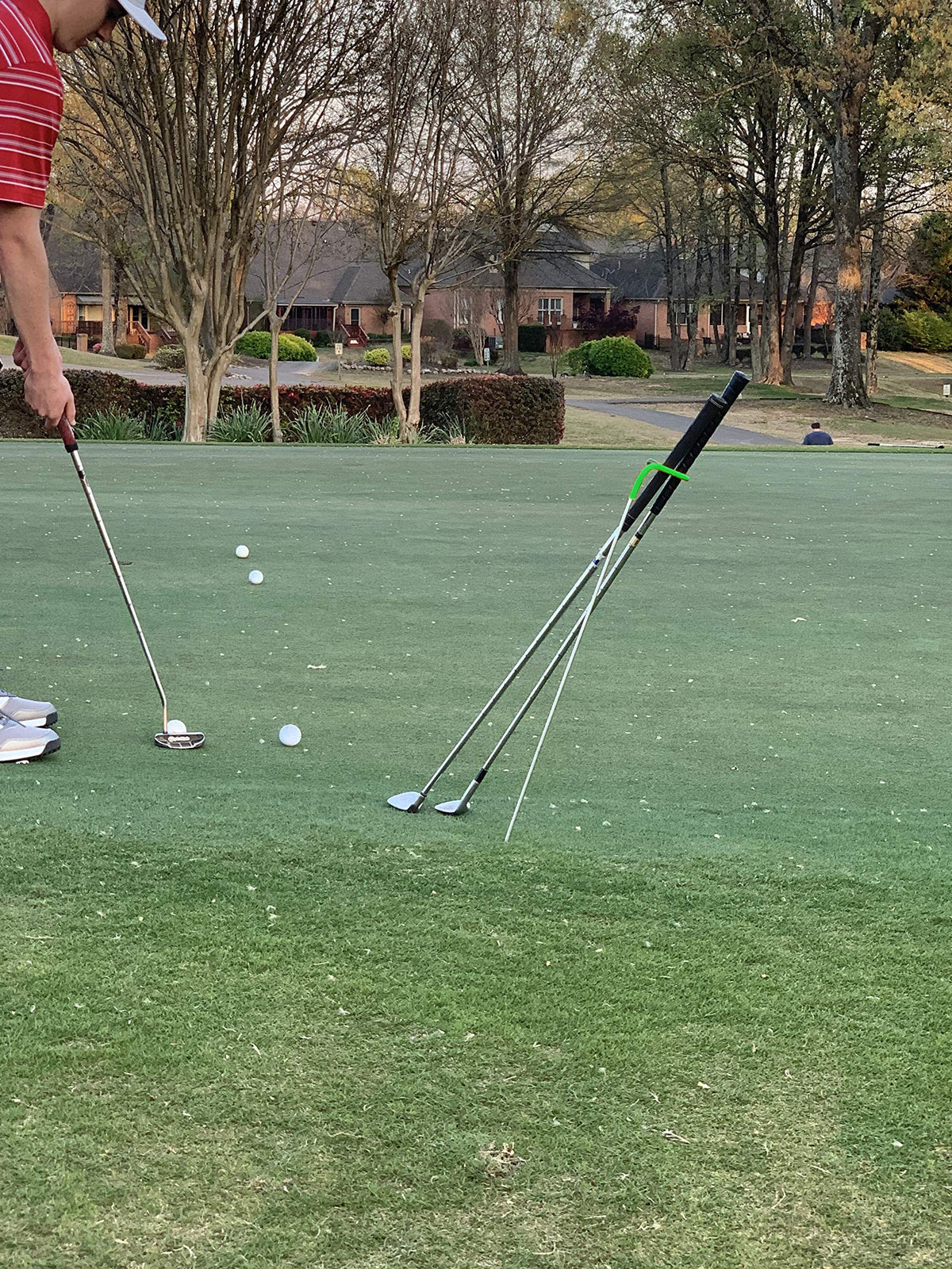 Mobile Pro Shop compact design holds golf clubs neatly and within reach