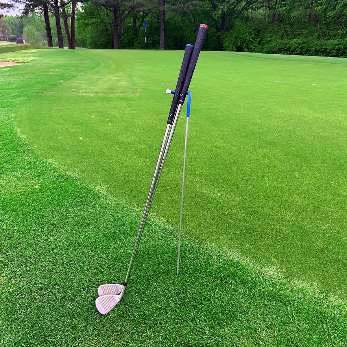 Mobile Pro Shop V-Shaped Golf Club Stand keeps clubs clean and visible on the fairway.