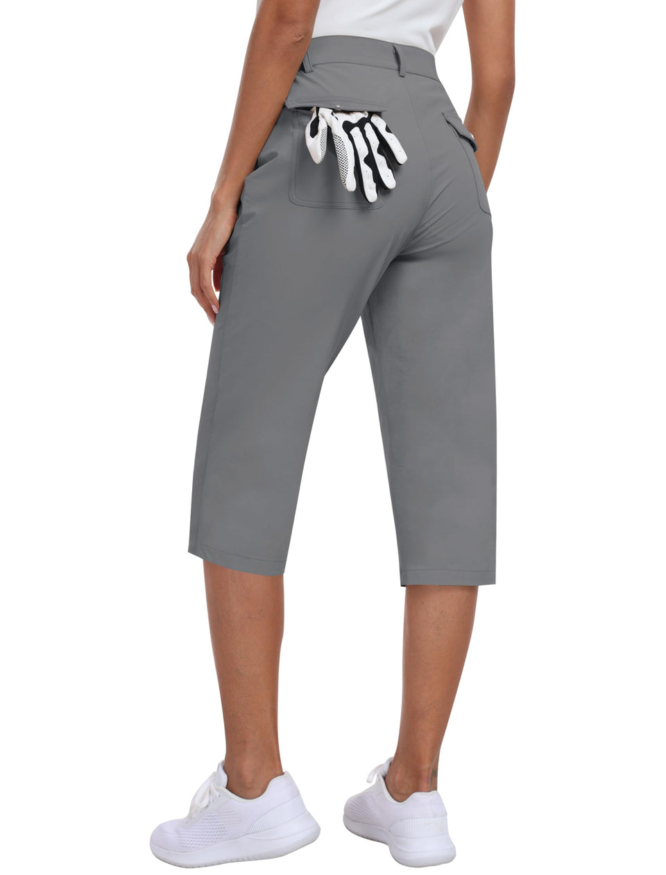 MoFiz women's capri pants with front pockets for secure phone storage during outdoor activities.