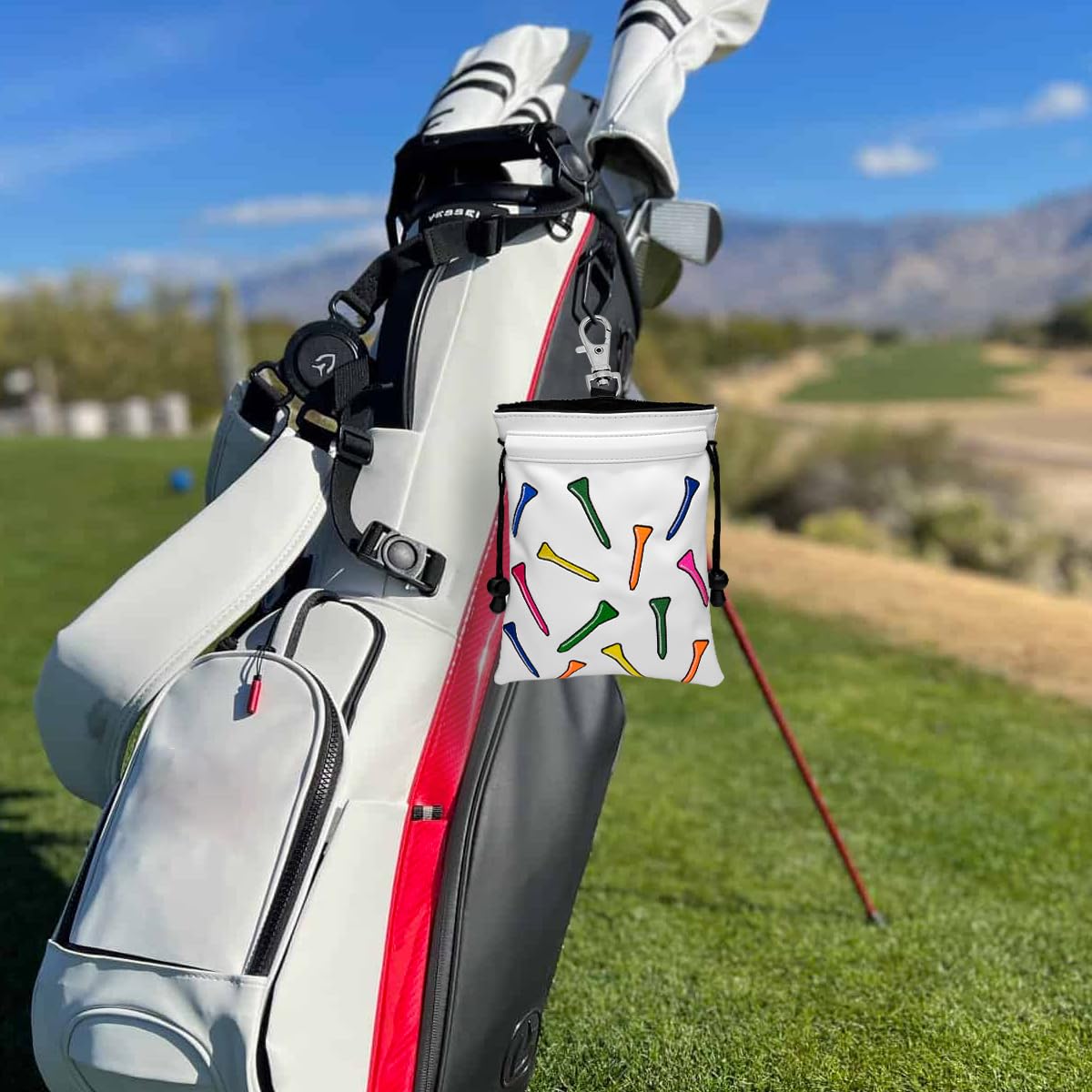 Montela Golf drawstring toggle closeup for secure item retention