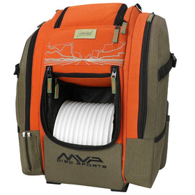 Voyager Slim upper pocket keeps a putter within easy reach on the course.