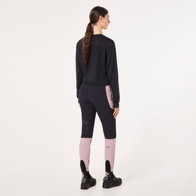 Oakley Seeker Airline Pant hem with elastic insert for versatile footwear