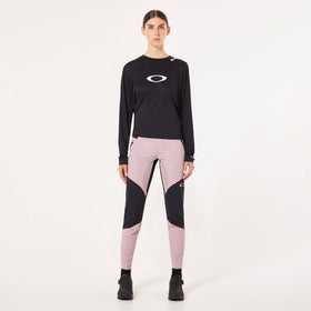 Oakley Seeker Airline Pant knee area with laser perforations for breathability