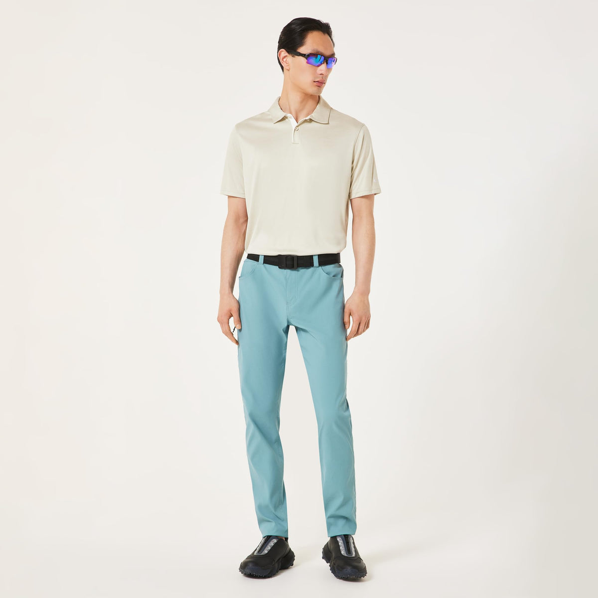 Oakley Transition Pant Pacific side view, flexible fabric for mobility.