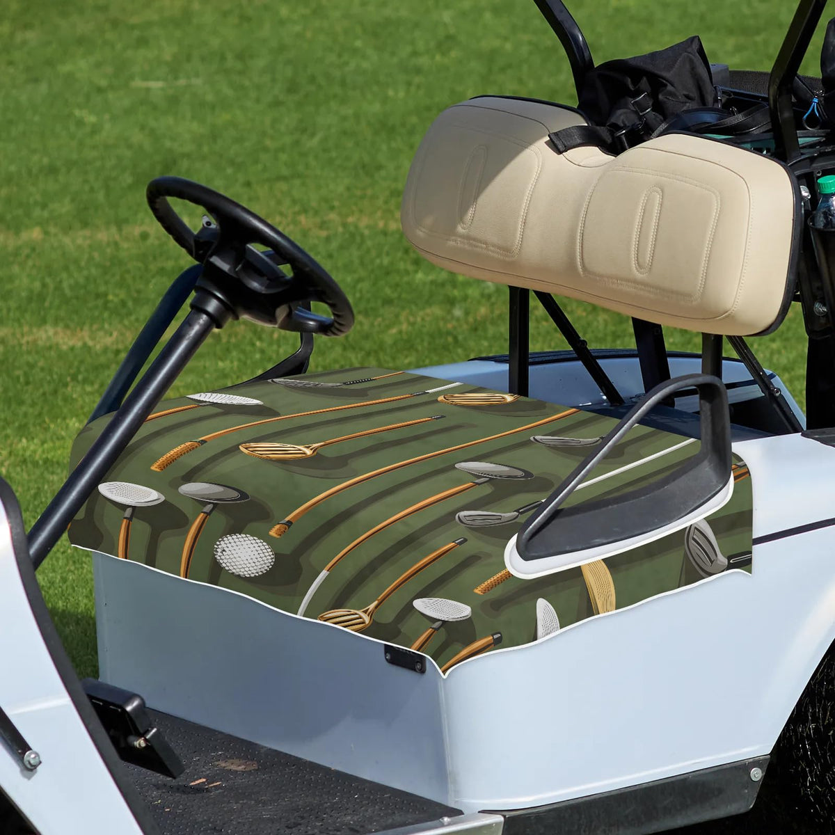 Obtravar absorbent material keeps seats dry on hot days.