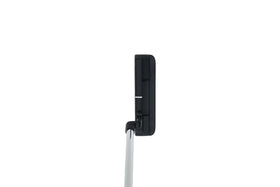 Odyssey DFX1 black head finish presents a discreet, glare-minimizing look