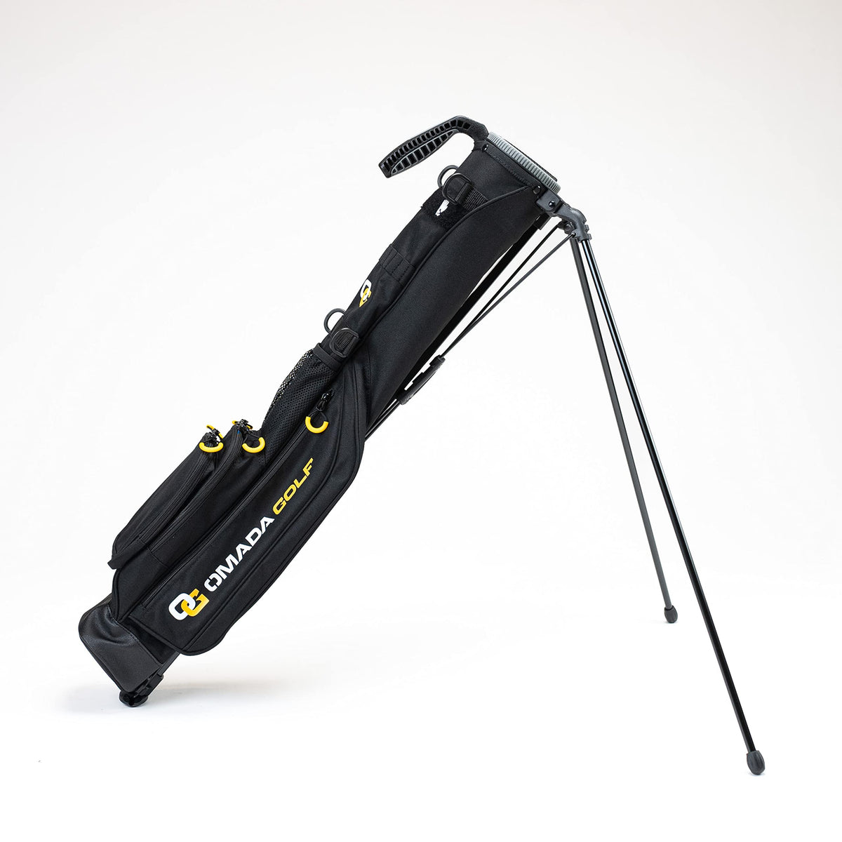 OMADA GOLF Velona bag with strap and stand ready for effortless carrying.