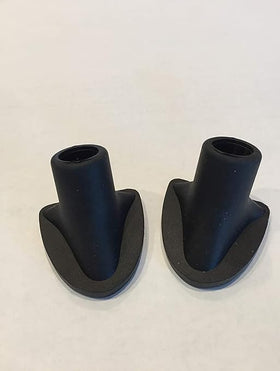 Ouecvc GatorFeet stand foot on golf bag stand for stable support on damp grass.
