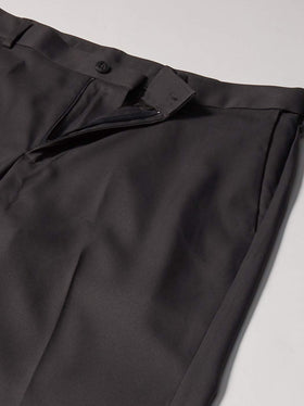 PGA TOUR moisture-wicking fabric keeps you dry during rounds and practice.